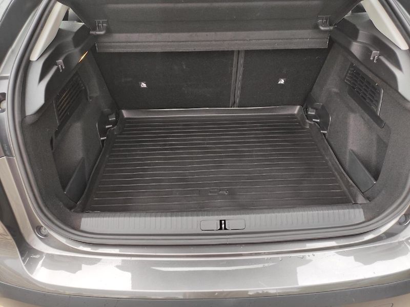 Citroën C4 (2021) C4 FEEL 1.2 130k MAN6 navigace - fotka 6 z 36