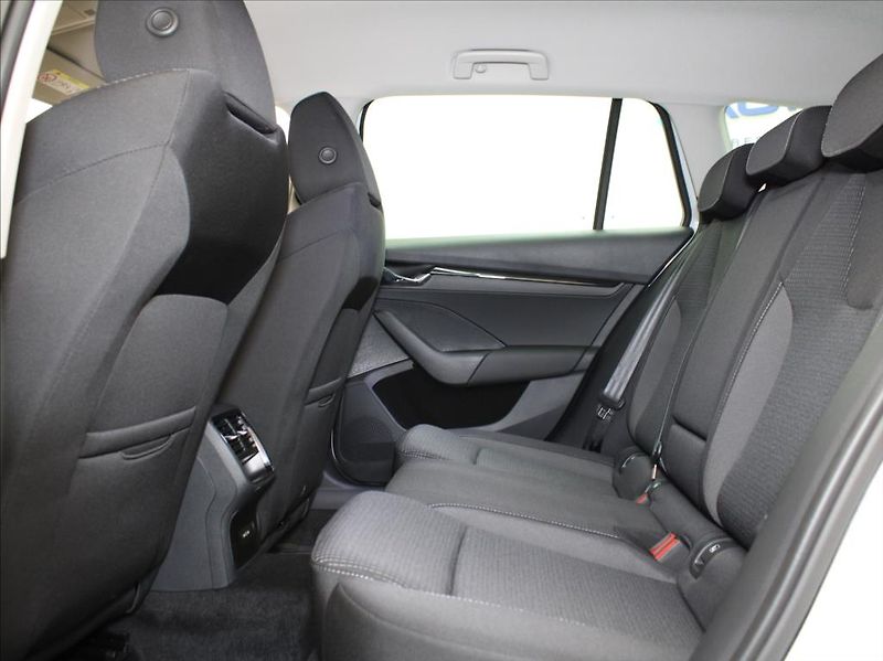 Škoda Octavia 2,0 TDi MT Ambition 37tkm. ČR - fotka 7 z 24
