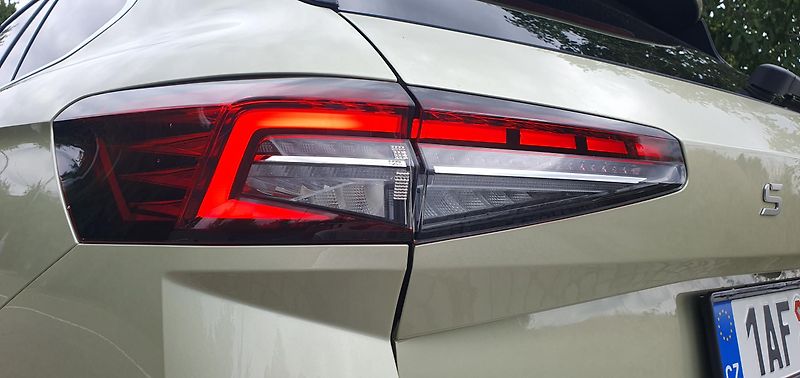 Škoda Superb (2024) 2.0tdi 142kw Dsg 4x4 L&K,ČR,1M - fotka 28 z 28