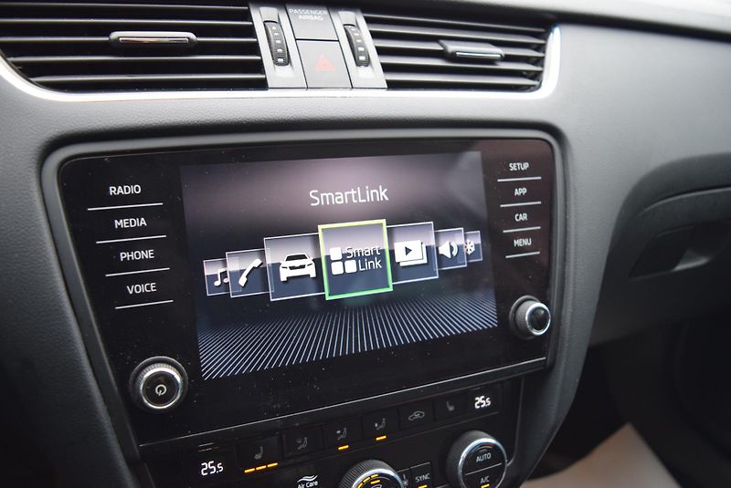 Škoda Octavia (2018) 1.5TSI 110kwSTYLE FULL LED TAŽ - fotka 26 z 50