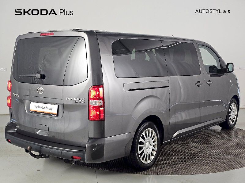 Toyota ProAce City Verso (2024) 2.0D 180k 8AT Shuttle 8S Busin - fotka 2 z 32