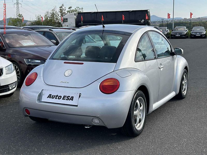 Volkswagen New Beetle (2003) 1.8T, AC, el. výbava - fotka 4 z 13