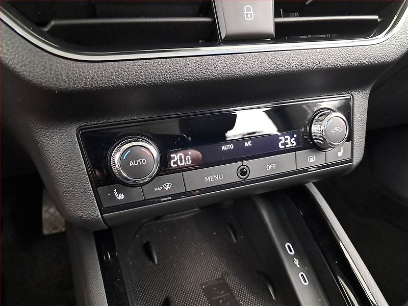 Škoda Kamiq (2020) 1.6 TDI, Navi, Tempomat - fotka 16 z 20