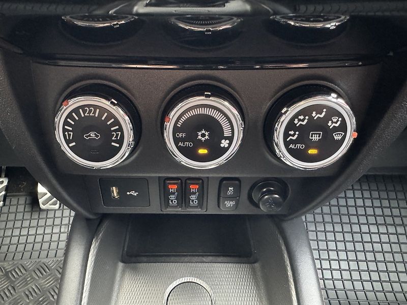 Mitsubishi ASX (2018) 1.6i Mivec Xenony Navi Kamera - fotka 8 z 48