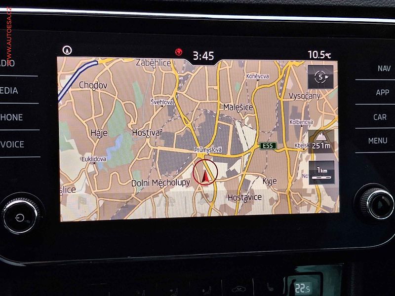 Škoda Superb (2018) 2.0TDi 4x4, Style, xenon - fotka 16 z 18