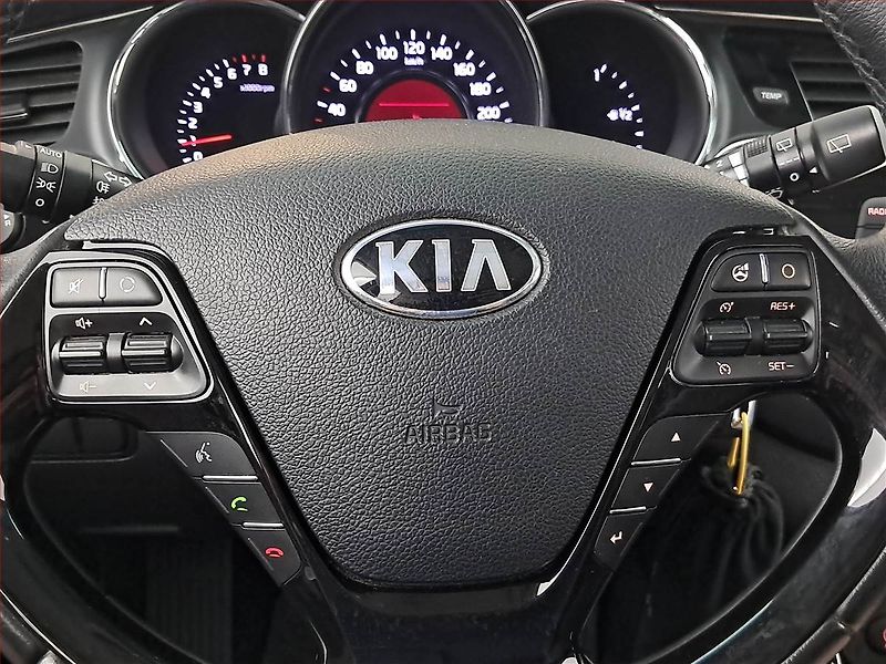 Kia Ceed (2017) 1.6 GDI, Serv.kniha, Navi - fotka 18 z 20