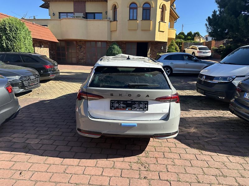 Škoda Octavia SPORTLINE, PANORAMA, HEAD-UP - fotka 7 z 19