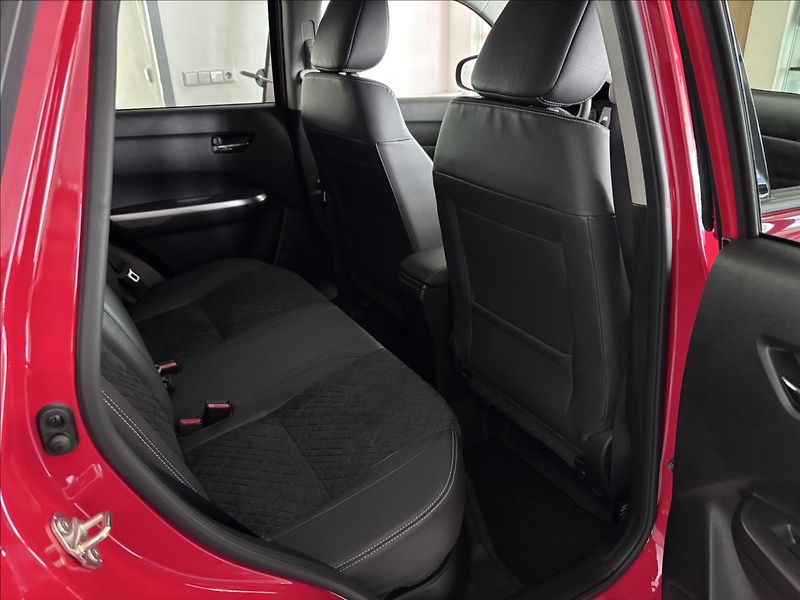 Suzuki Vitara (2026) 1,4 BoosterJet Automat  Elegan - fotka 9 z 11