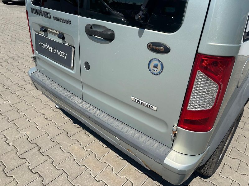 Ford Tourneo Connect 1.8 TDCi 66kW - fotka 23 z 23