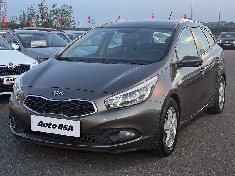 Kia Ceed (2014) 1.6 CRDi, ČR - fotka 3 z 14