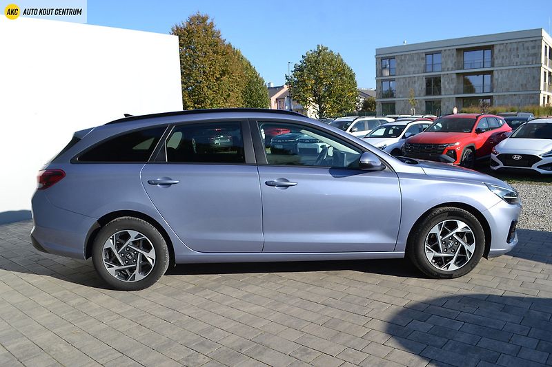 Hyundai i30 WG 1.5T-GDI 103KW DCT FAMILY N - fotka 6 z 47