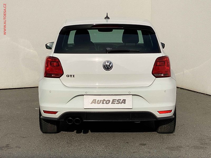 Volkswagen Polo (2015) 1.8 TSi, GTi, DSG, LED, navi - fotka 5 z 18