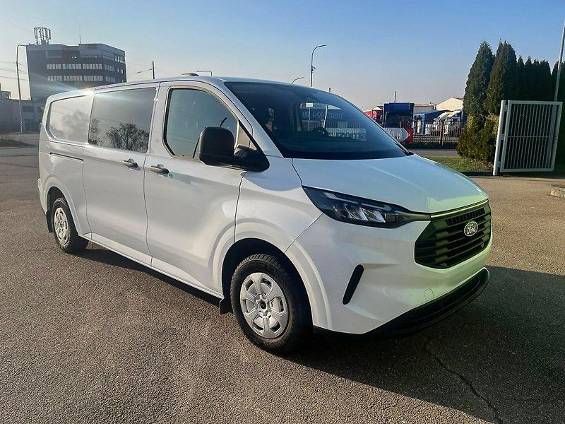 Ford Transit Custom (2025) 2.0 TDCi 100kW 6 míst L2H1 - fotka 1 z 8