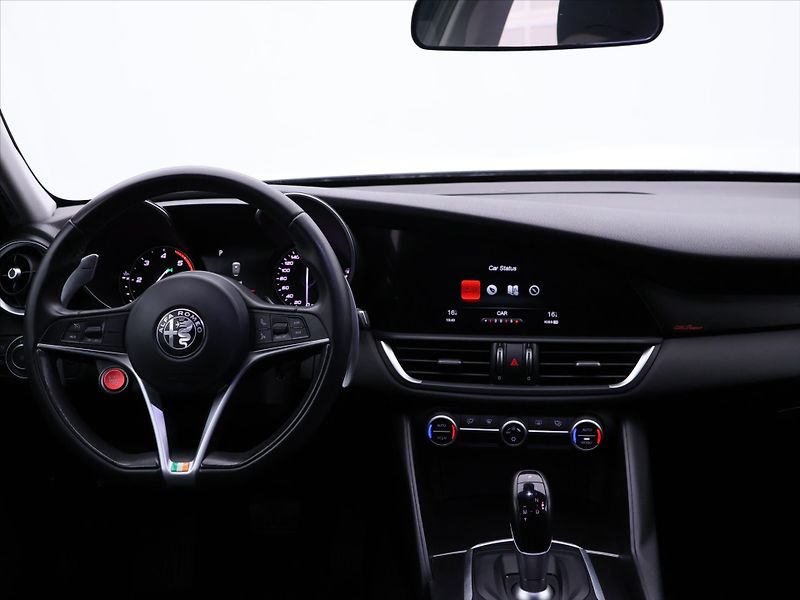 Alfa Romeo Giulia 2,1 JTD 110kW Aut. Navi Xenon - fotka 26 z 33