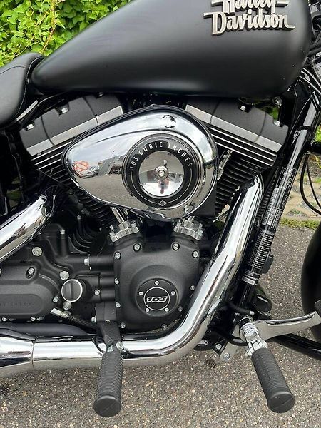 Harley-Davidson FXDB Dyna Street Bob (2017) - fotka 15 z 17