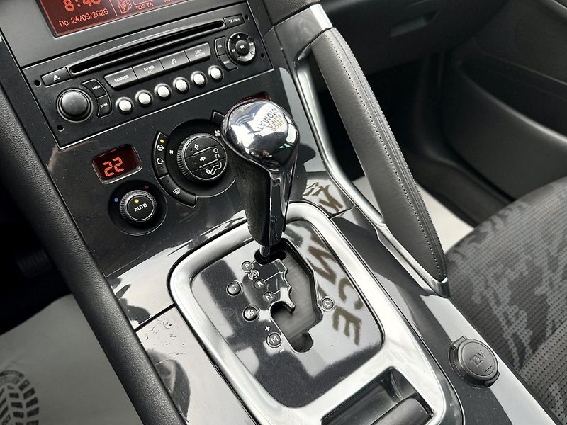 Peugeot 3008 1,6i Panorama Automat ČR - fotka 29 z 34