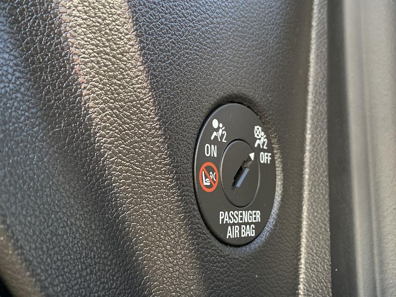 Opel Meriva 1.4i LPG ALU KLIMA TEMPOMAT - fotka 33 z 41