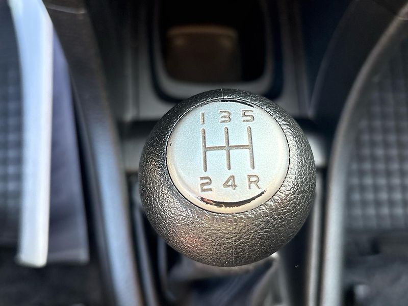 Suzuki Swift (2015) 1.2 69kW - fotka 19 z 20