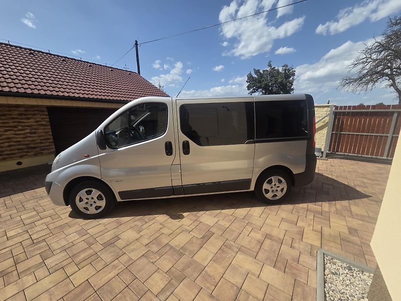 Opel Vivaro (2011) 2.0CDTI 84Kw  9-Míst - fotka 12 z 40