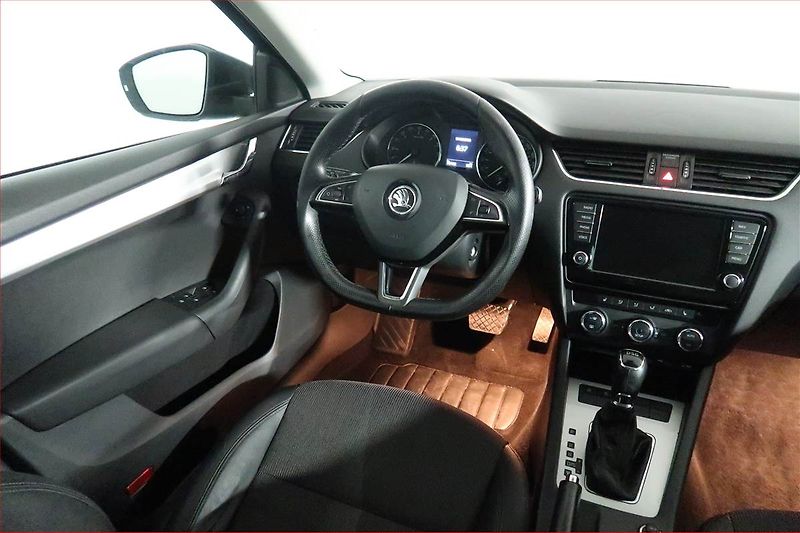 Škoda Octavia (2015) 1.6 TDI, Automat, Kůže, Navi - fotka 7 z 17