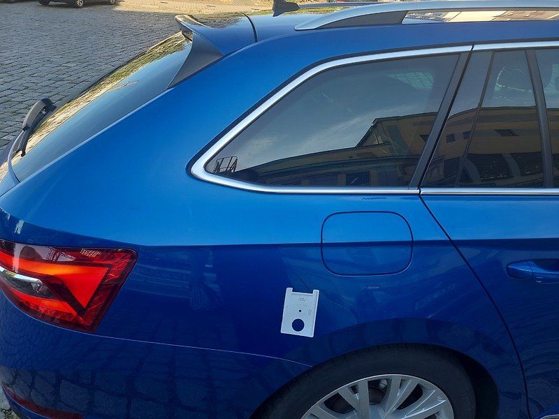 Škoda Superb Combi 2.0 TDI DSG - fotka 39 z 69