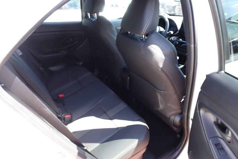 Toyota Yaris Cross 1,5 HEV Adventure 4x4 - fotka 13 z 34
