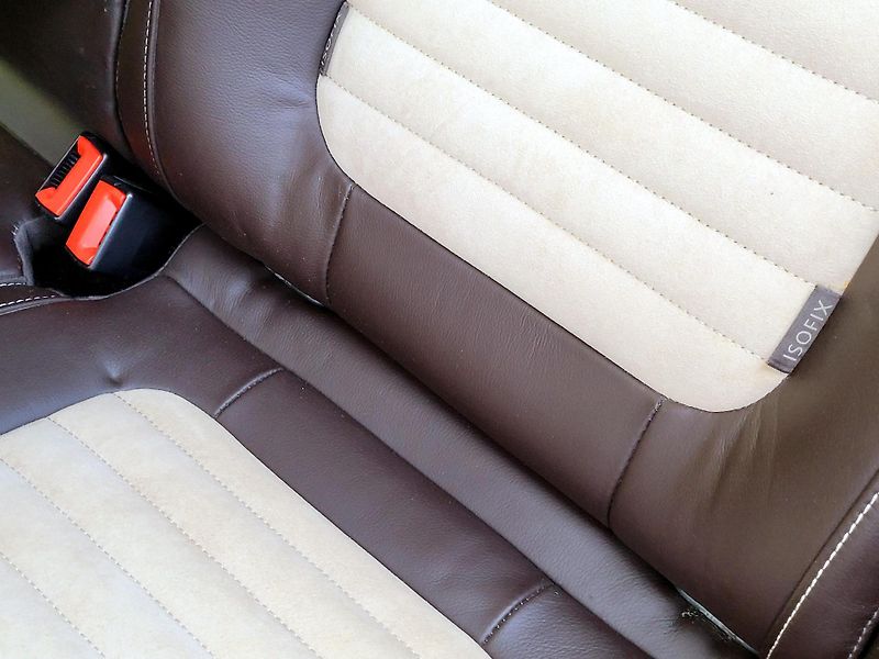 Volkswagen Passat TSi HIGHLINE,málo najeto  - fotka 24 z 51