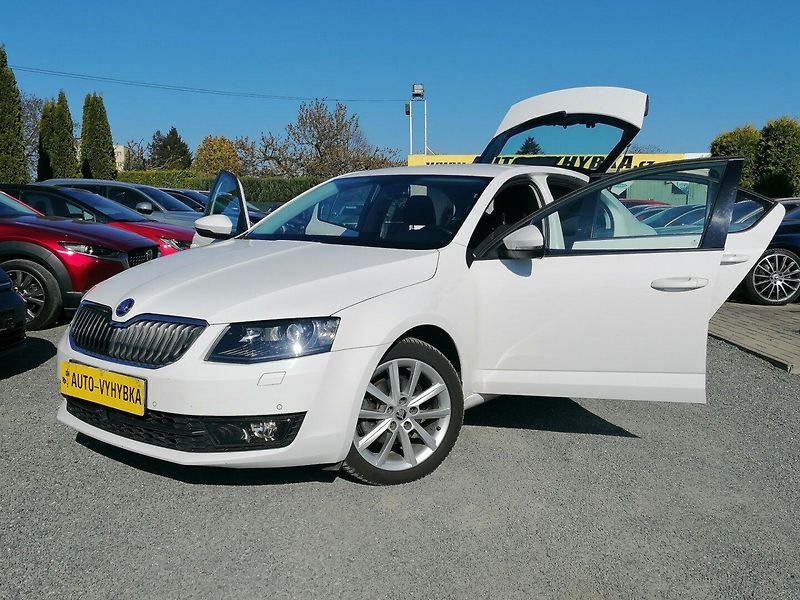 Škoda Octavia (2015) 2.0 TDi DSG Style,Navi,ACC - fotka 1 z 30
