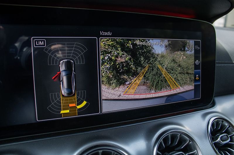 Mercedes-Benz Třídy E D 2017 AT 143kW - fotka 16 z 26