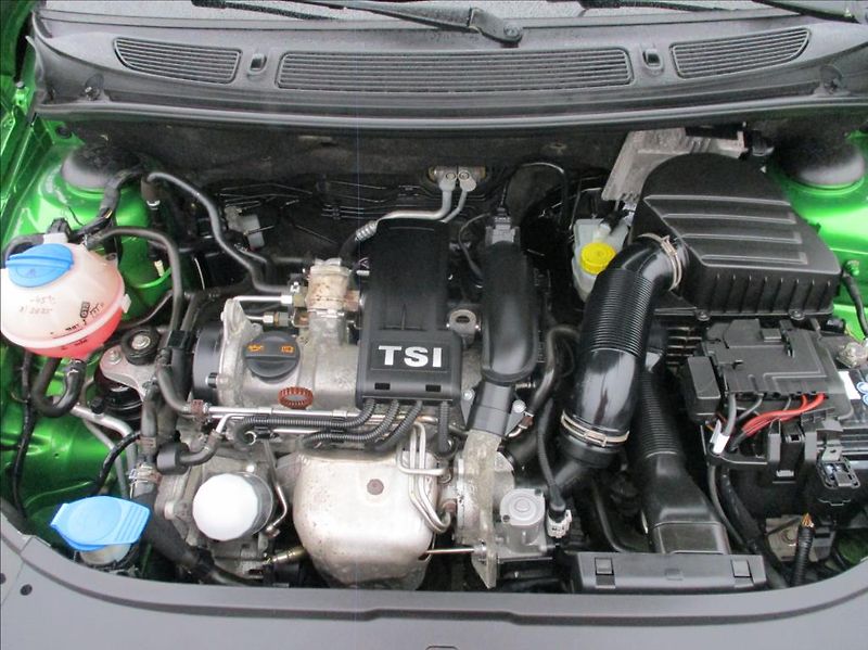 Škoda Fabia 1,2 TSI, klima, serv. kniha, - fotka 28 z 39