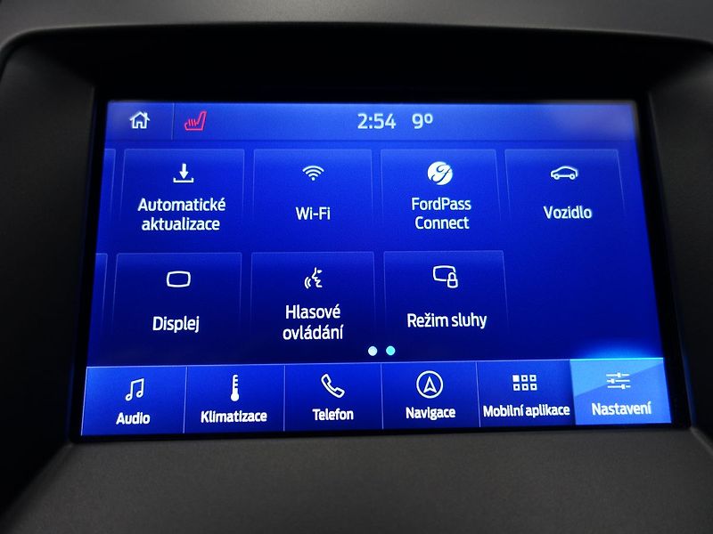 Ford S-MAX 110 kw, manuál, LED světlomety - fotka 18 z 38