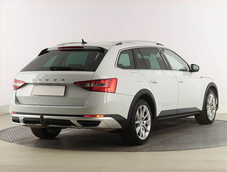 Škoda Superb (2022) Scout 2.0 TSI - fotka 5 z 32