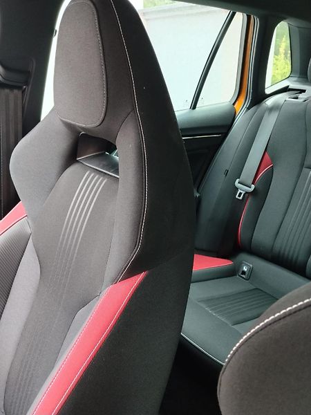 Škoda Kamiq 1.5TSi MONTE CARLO DSG ACC - fotka 8 z 11