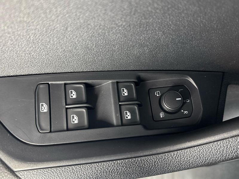 Škoda Karoq (2026) Sportline - fotka 27 z 36