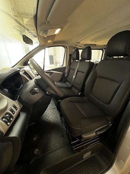 Renault Trafic 1.6dCi 92kW Passenger TZ 9Míst - fotka 7 z 18