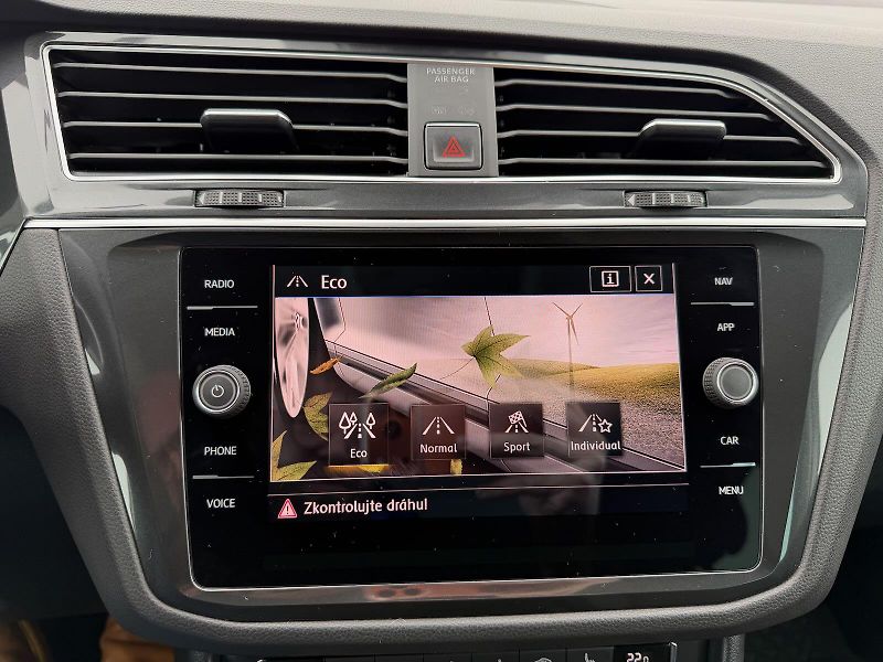 Volkswagen Tiguan (2018) 1.4TSI 110kW 4x4 TAŽNÝ ASIST - fotka 21 z 22