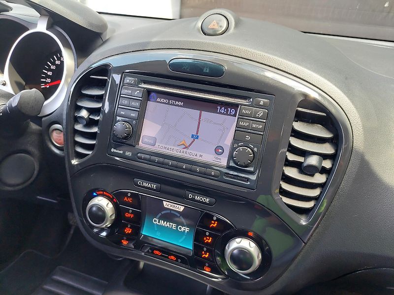 Nissan Juke (2012) TEKNA 1.6 - fotka 9 z 41