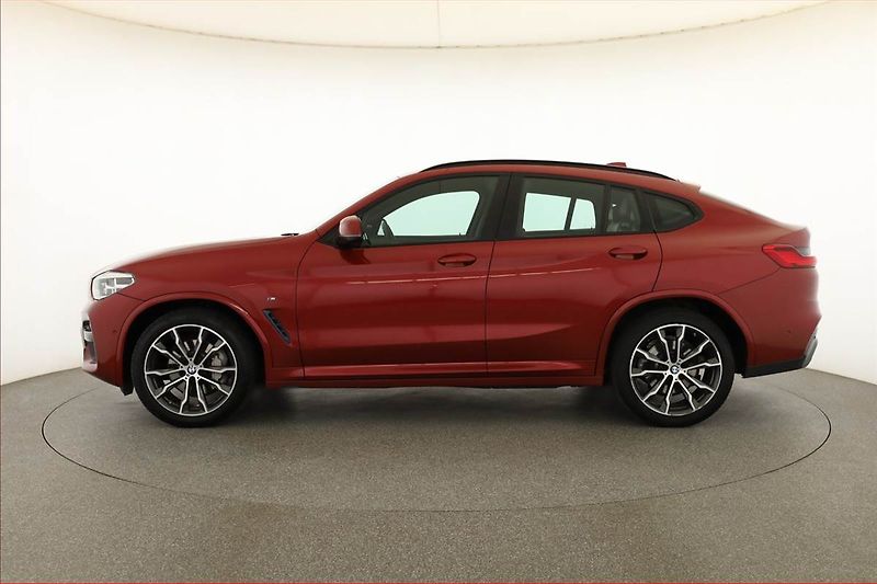 BMW X4 (2019) M Paket X xDrive25d - fotka 3 z 19