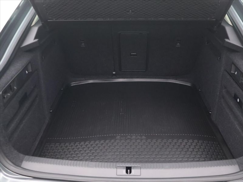 Škoda Superb 2,0 TDI 147kW DSG 4x4 L&K DPH - fotka 10 z 32