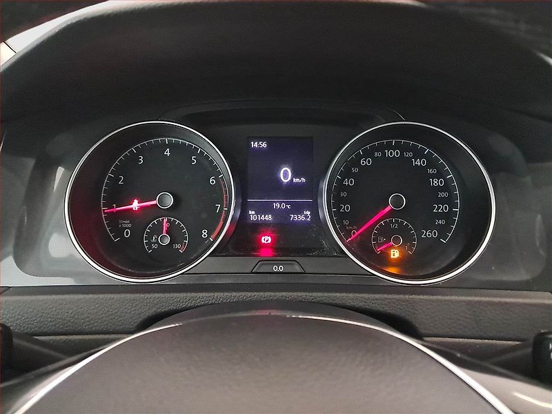 Volkswagen Golf (2017) 1.0 TSI, Tempomat - fotka 11 z 15