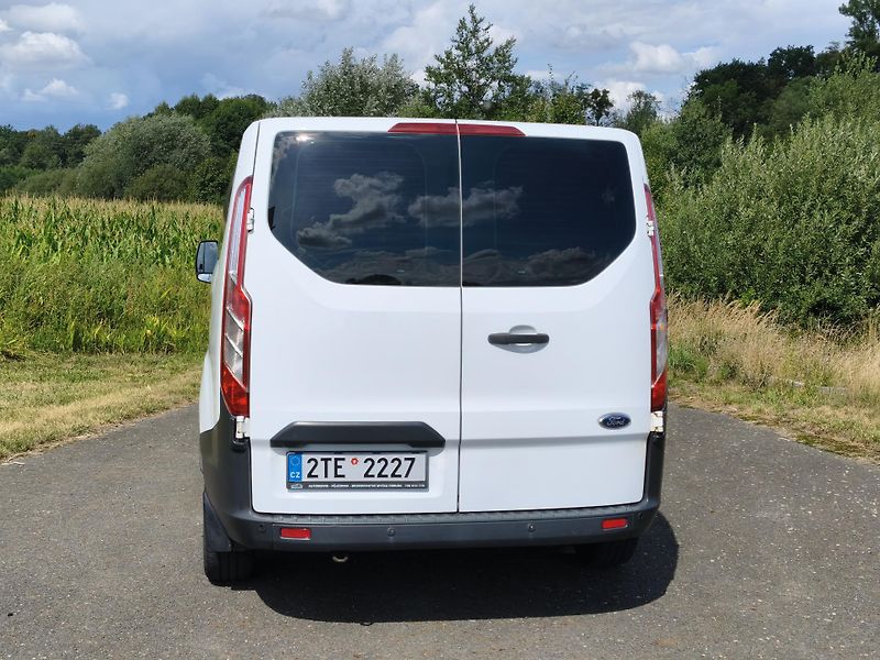 Ford Transit Custom (2017) 2.0 TDCi EcoBlue,L1H1 - fotka 2 z 11