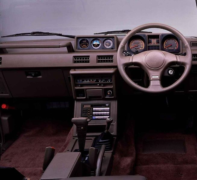 Mitsubishi Pajero při mezigeneračním setkání.