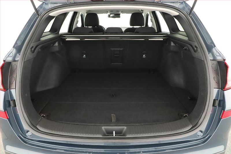 Hyundai i30 (2023) 1.5 T-GDI MHEV, Serv.kniha - fotka 10 z 21