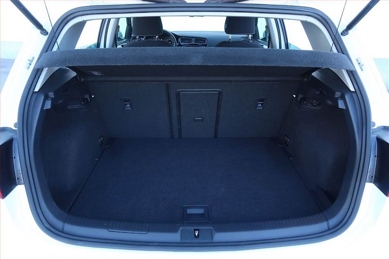 Volkswagen Golf (2014) Comfortline 1.6 TDI, Automat - fotka 14 z 23