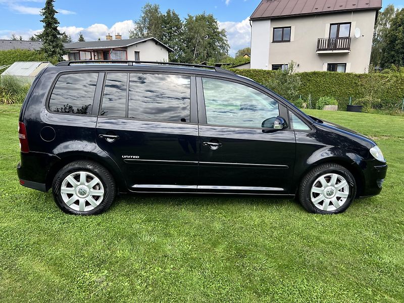 Volkswagen Touran 1.6 MPI 75KW,7MÍST,DIGI,NAVI - fotka 8 z 46