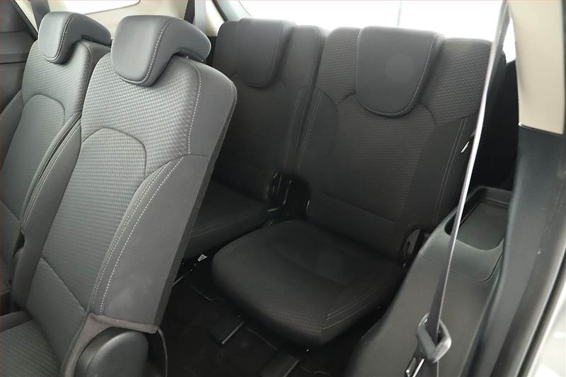 Kia Carens (2018) 1.7 CRDi, 7 míst, Navi - fotka 13 z 17