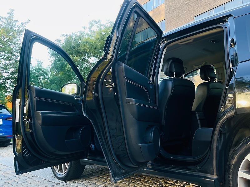 Jeep Compass 2.4i 4x4 AUT KAMERA TAŽNÉ - fotka 23 z 47