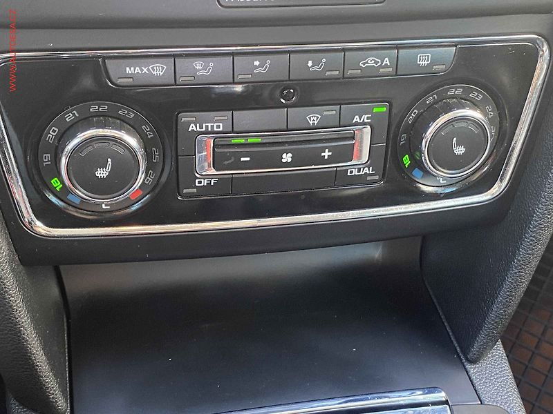 Škoda Superb (2014) 3.6FSi 4x4, Outdoor, DSG - fotka 14 z 17