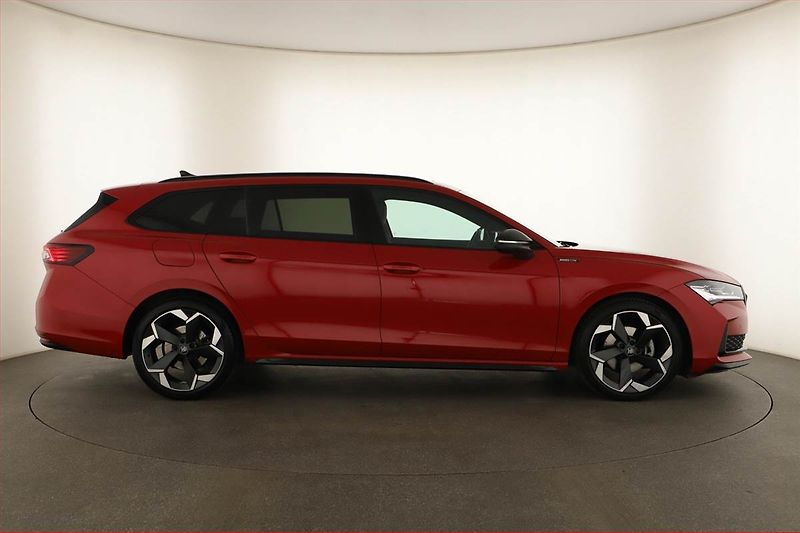 Škoda Superb (2025) 2.0 TDI, SPORTLINE, KEYLESS - fotka 6 z 20