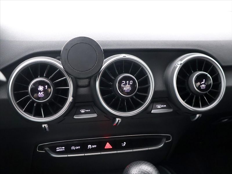 Audi TT 2,0 TFSI 169kW Quattro S-Line - fotka 24 z 38